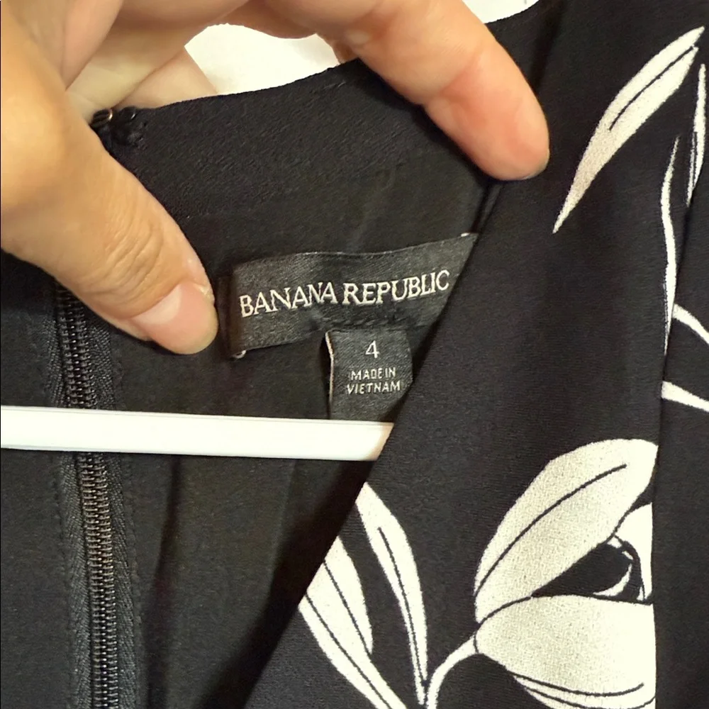 Banana Republic Black and White Floral Mini Dress 🖤 Sz 4 - Picture 4 of 8